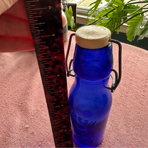 Vintage Cobalt Blue Glass Cream Jug - Embossed Cat Design - Picture 3 of 8